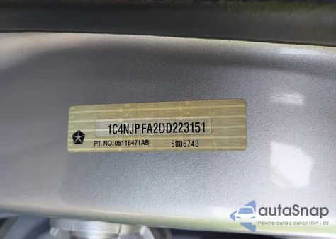 2013 Jeep Patriot Latitude z USA, uszkodzony, nr VIN 1C4NJPFA2DD223151